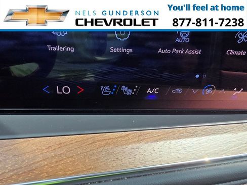 Certified 2025 Chevrolet Suburban High Country AWD/4WD image 27