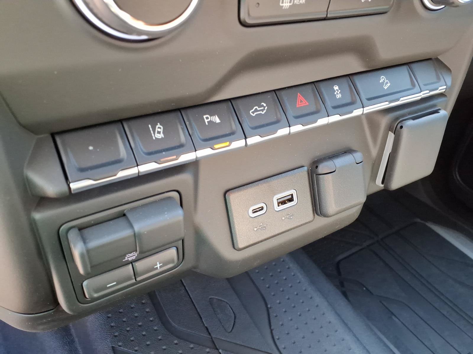 New 2026 Chevrolet Silverado 2500 Custom w/ Custom Value Package AWD/4WD image 20