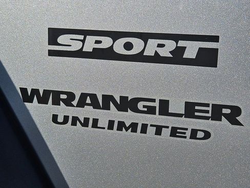 Used 2016 Jeep Wrangler Unlimited Sport w/ Quick Order Package 24S AWD/4WD image 29