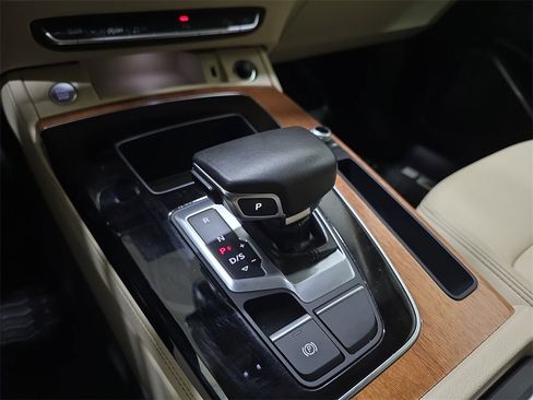Certified 2021 Audi Q5 2.0T Premium Plus w/ Premium Plus Package image 28