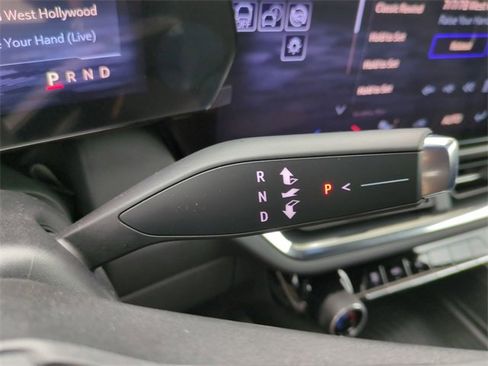 New 2026 Chevrolet Equinox EV LT image 28