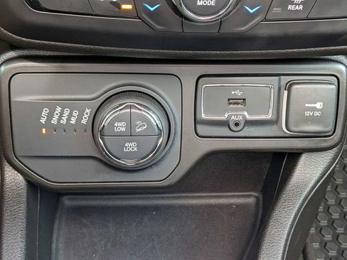 Used 2023 Jeep Renegade Trailhawk w/ Sun/Sound Group AWD/4WD image 30