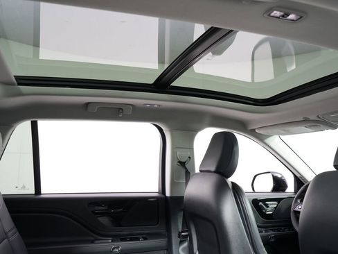 New 2026 Lincoln Aviator AWD w/ Jet Appearance Package image 17