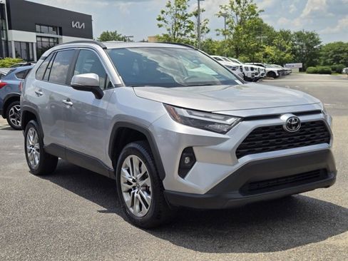 Used 2023 Toyota RAV4 XLE Premium AWD/4WD image 5