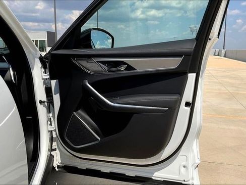 Used 2025 Jaguar F-PACE R-Dynamic S image 29