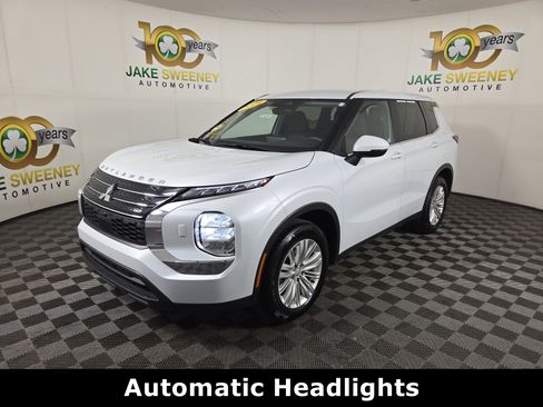 Used 2024 Mitsubishi Outlander ES AWD/4WD image 4