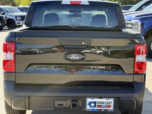 New 2025 Ford Maverick XL image 30