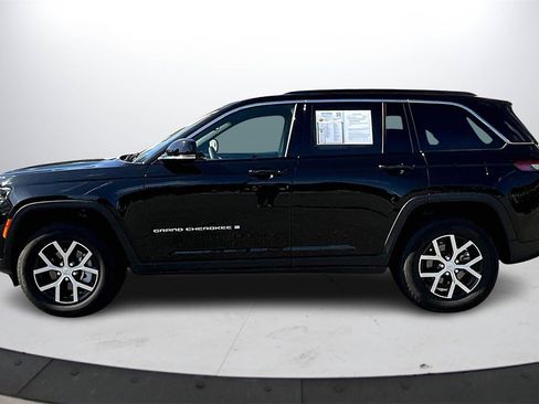 Certified 2024 Jeep Grand Cherokee Limited image 5