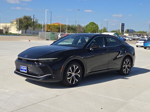 Used 2025 Toyota Crown Nightshade image 8