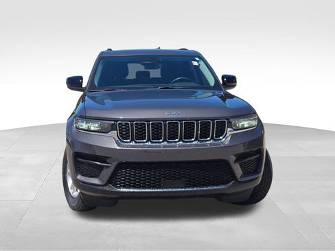 Used 2023 Jeep Grand Cherokee Laredo AWD/4WD image 4