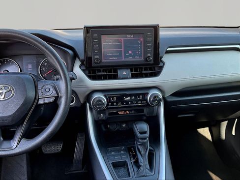 Used 2019 Toyota RAV4 XLE FWD image 9