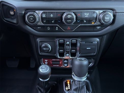 New 2025 Jeep Wrangler Unlimited Rubicon image 16