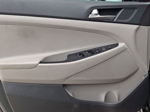 Used 2018 Hyundai Tucson Value AWD/4WD image 11