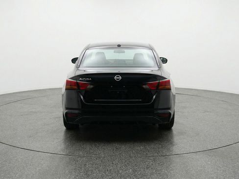 Used 2025 Nissan Altima 2.5 SV FWD image 7