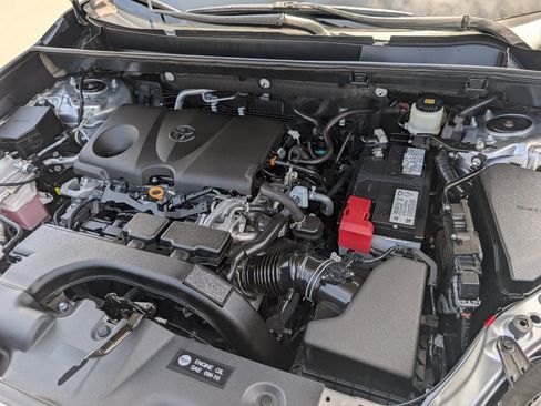 Used 2020 Toyota RAV4 XLE w/ Convenience Package FWD image 20