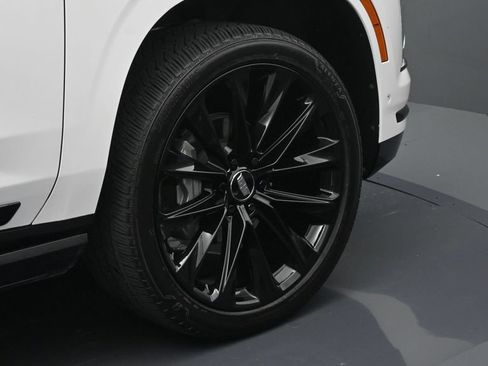 Certified 2025 Cadillac Escalade Sport Platinum w/ LPO, ONYX Package AWD/4WD image 6