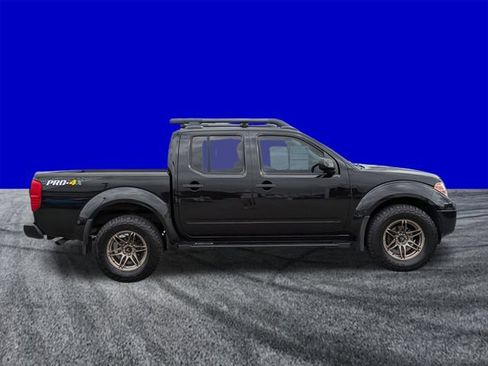 Used 2018 Nissan Frontier PRO-4X AWD/4WD image 3