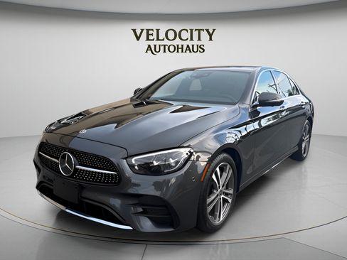 Used 2021 Mercedes-Benz E 350 4MATIC Sedan image 3