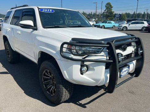 Used 2018 Toyota 4Runner SR5 Premium AWD/4WD image 4