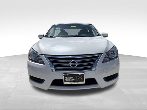 Used 2015 Nissan Sentra SV FWD image 2