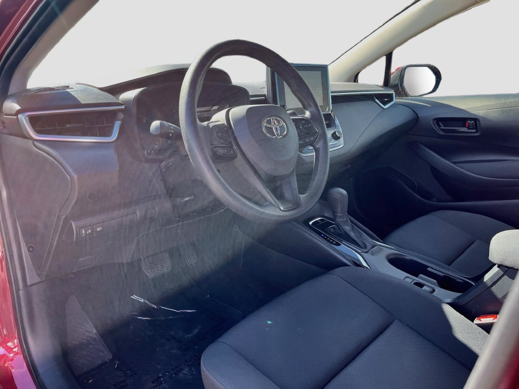 Used 2025 Toyota Corolla LE FWD image 9