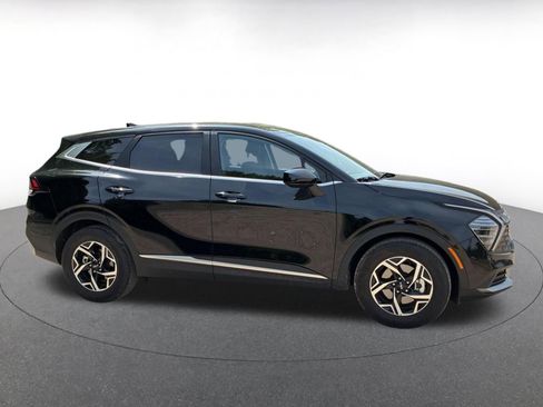 Used 2025 Kia Sportage LX image 18