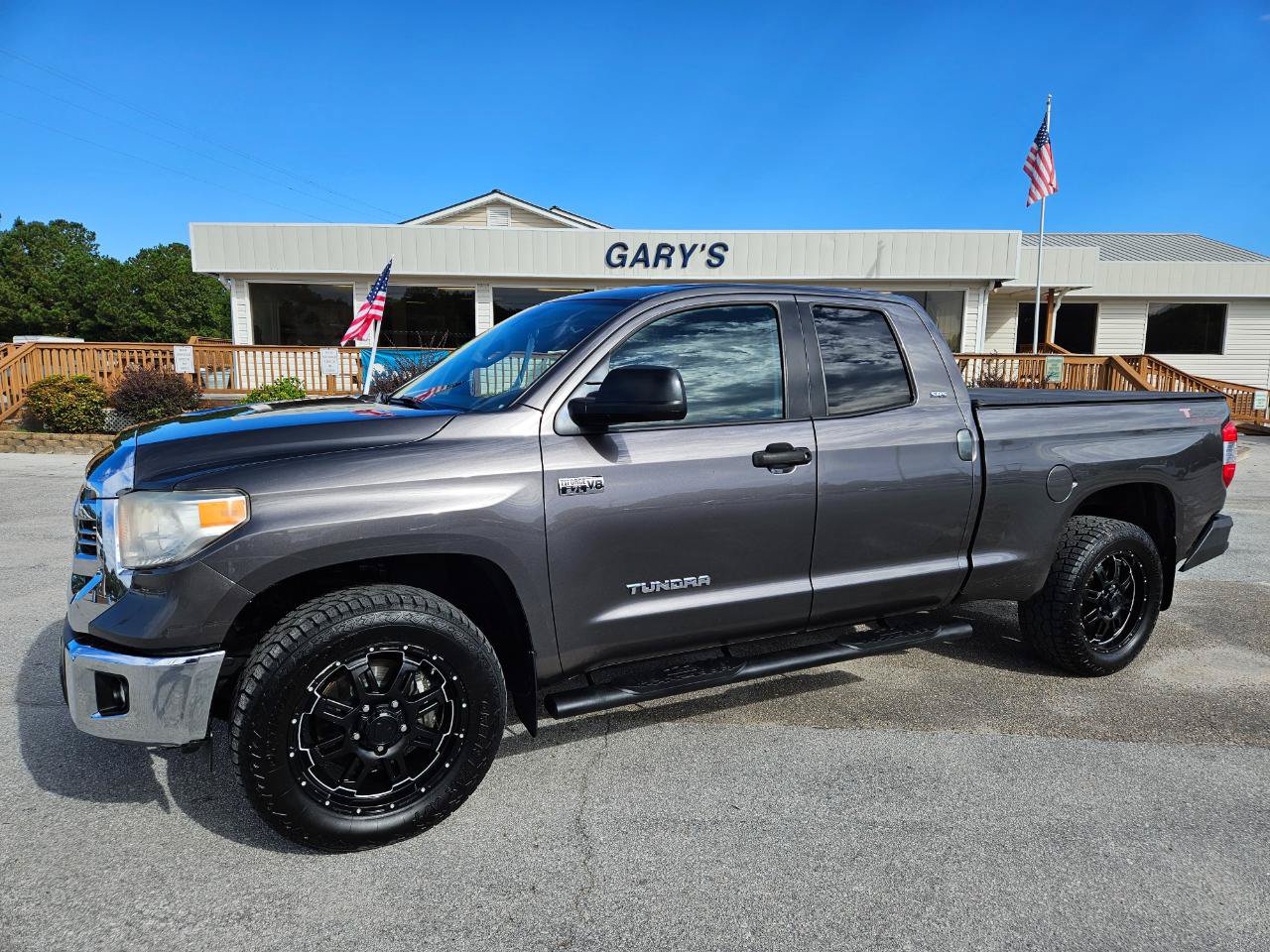 Used 2016 Toyota Tundra SR5 AWD/4WD image 2