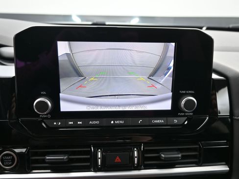 Used 2024 Nissan Pathfinder SV FWD image 16