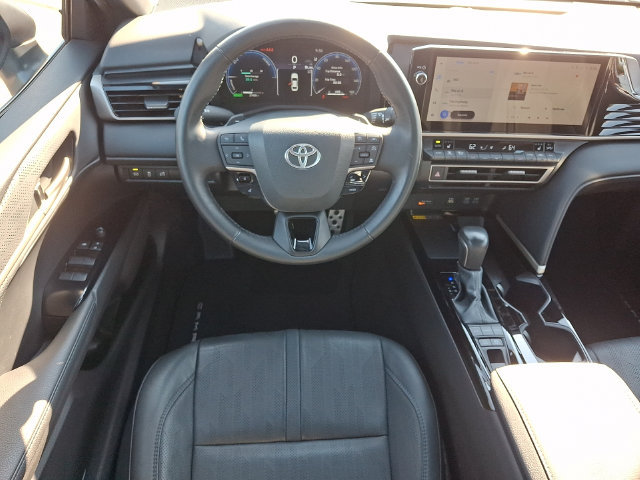 Used 2025 Toyota Camry XSE FWD image 10