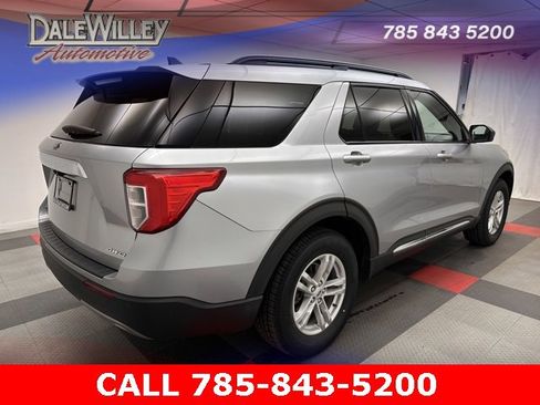 Used 2021 Ford Explorer XLT w/ Equipment Group 202A image 6