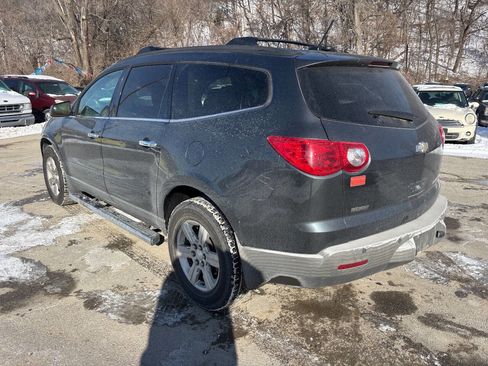Used 2012 Chevrolet Traverse LT w/ LPO, 'HIT The Road' Package FWD image 9