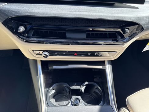 New 2026 BMW 330i Sedan w/ Convenience Package image 15