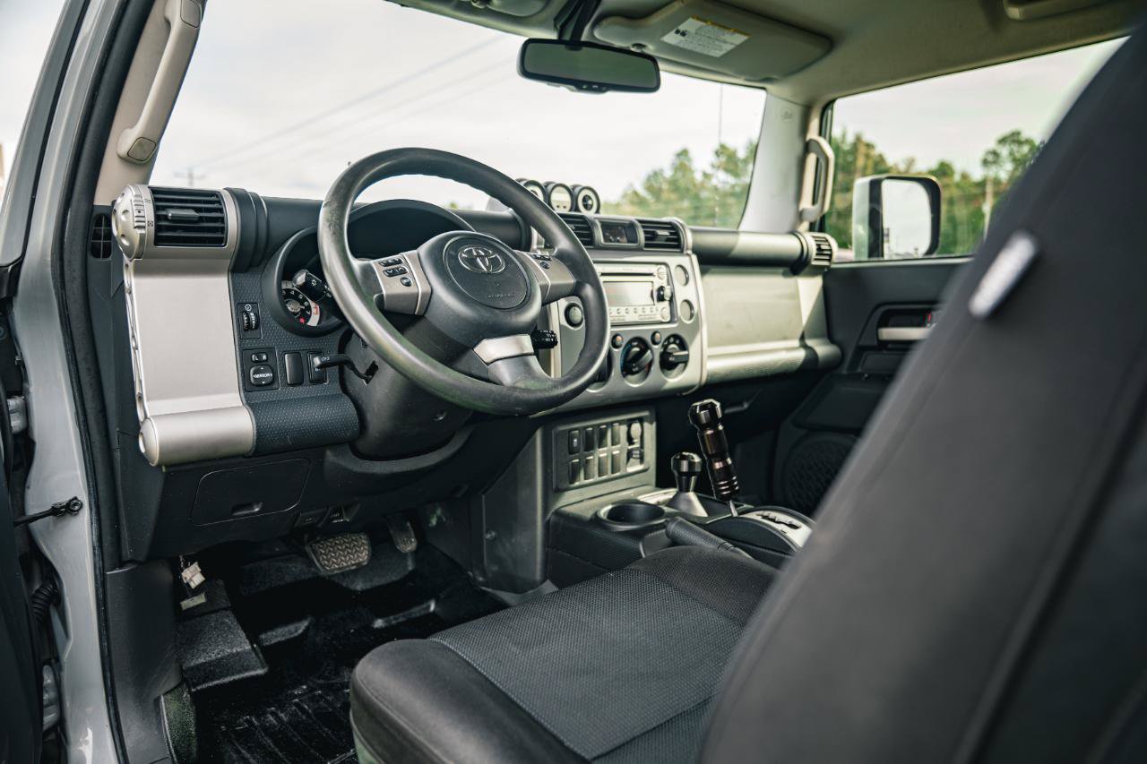 Used 2014 Toyota FJ Cruiser 4WD w/ Convenience Package image 28
