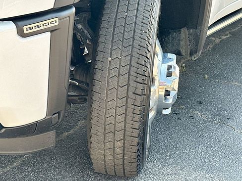 Used 2025 GMC Sierra 3500 Denali Ultimate image 25