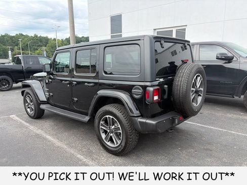 Used 2023 Jeep Wrangler Unlimited Sahara w/ Cold Weather Group AWD/4WD image 4