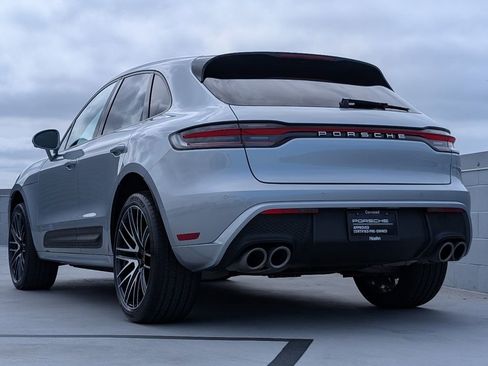 Certified 2024 Porsche Macan AWD/4WD image 3