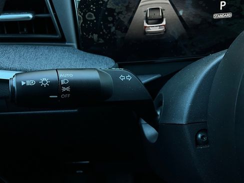 Used 2025 Nissan Kicks SV image 32