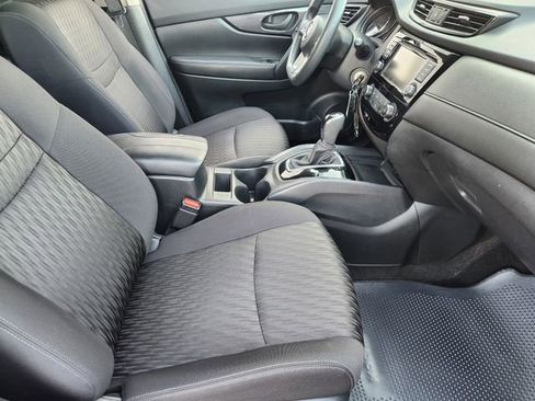 Used 2020 Nissan Rogue S image 11
