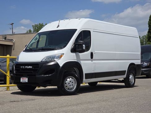 Used 2023 RAM ProMaster 2500 FWD image 2