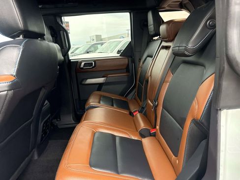 Used 2023 Ford Bronco Outer Banks w/ Sasquatch Package image 9
