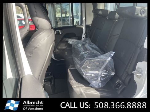 New 2026 Jeep Gladiator Sport image 12