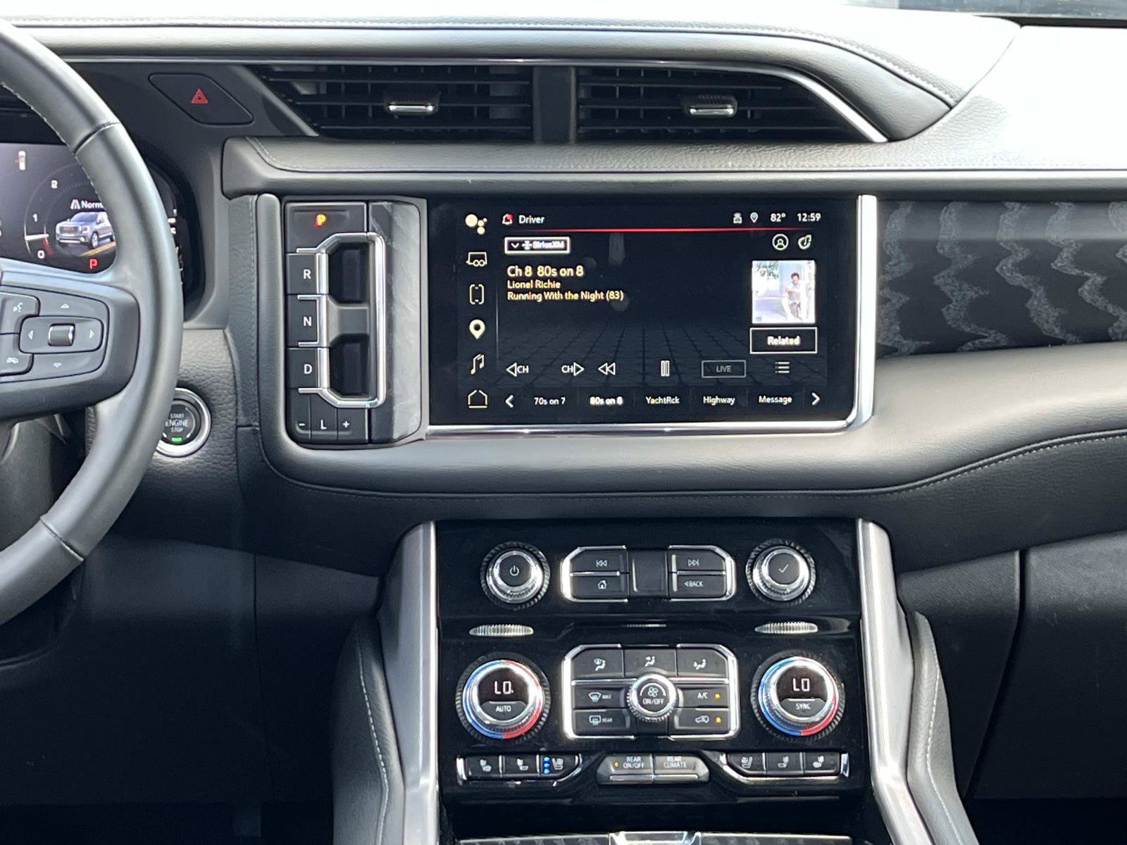Used 2024 GMC Yukon XL Denali AWD/4WD image 15