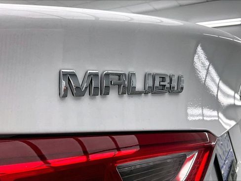 Used 2025 Chevrolet Malibu LT image 8