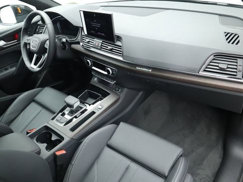 Used 2025 Audi Q5 2.0T Premium Plus w/ Premium Plus Package image 19