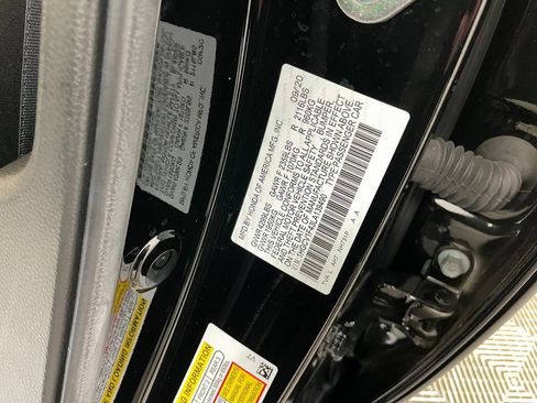 Used 2020 Honda Accord EX image 31