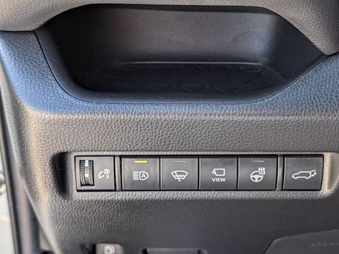 Used 2022 Toyota RAV4 XSE AWD/4WD image 22