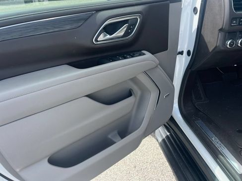 Used 2023 GMC Yukon SLT w/ SLT Luxury Package RWD image 10