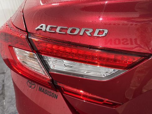 Used 2018 Honda Accord Touring image 38