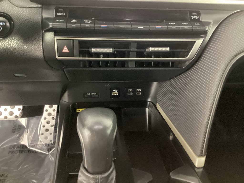 Used 2025 Toyota Camry SE w/ Convenience Package FWD image 19