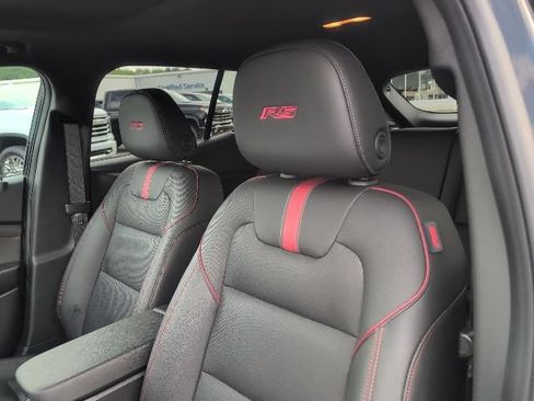 Used 2024 Chevrolet Trax RS w/ Sunroof Package FWD image 19